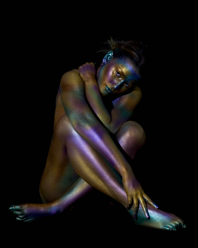 Fotografía y bodypainting con pintura metalizada por Manuel Trigo, A Cámara producciones. Pintura metálica, purpurina, efecto cromo, efecto bronce.